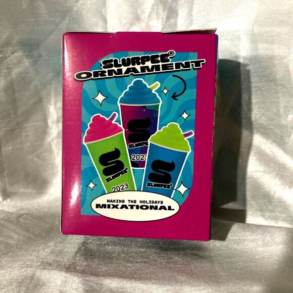 Edition Slurpee Ornament Collectible With Exclusive Design In Blue & Green 2023 - Picture 3 of 3